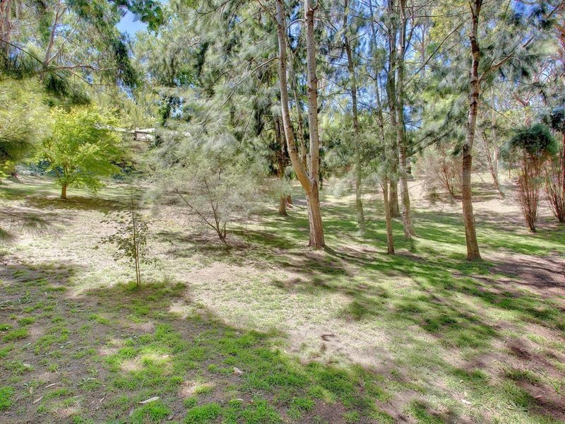 15 Rostrevor Road, Stirling SA 5152