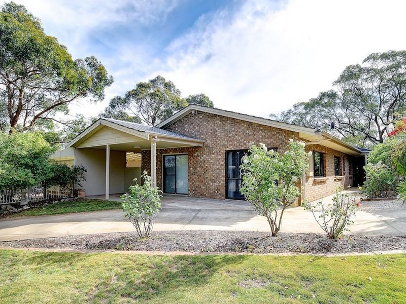 1 Summer Hill Drive, Crafers SA 5152