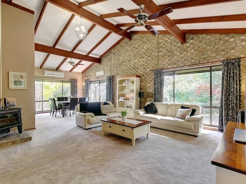 1 Summer Hill Drive, Crafers SA 5152