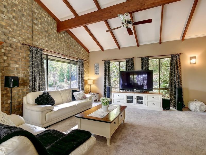 1 Summer Hill Drive, Crafers SA 5152