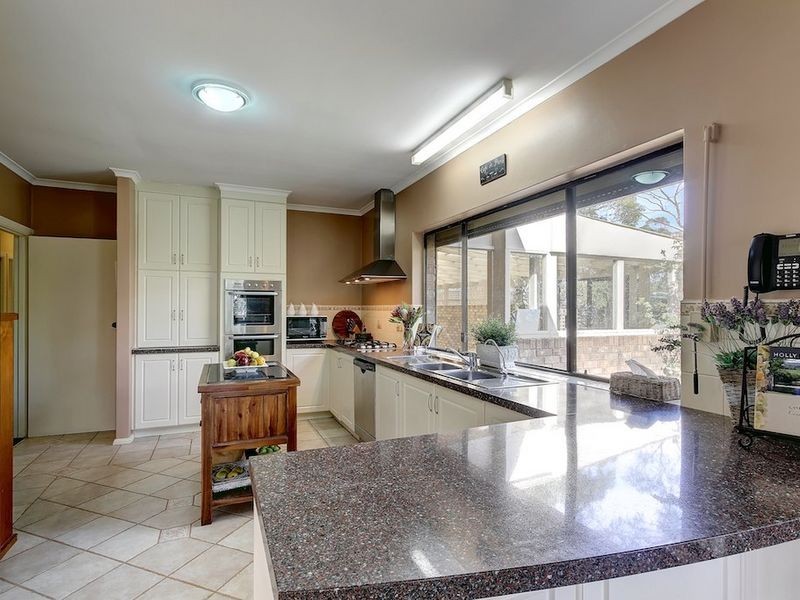 1 Summer Hill Drive, Crafers SA 5152