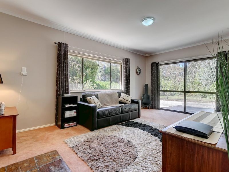 1 Summer Hill Drive, Crafers SA 5152