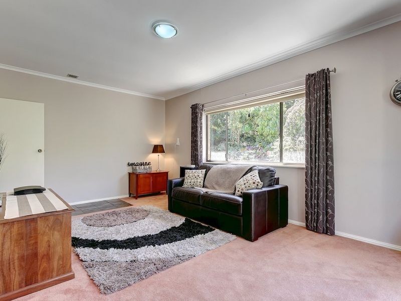 1 Summer Hill Drive, Crafers SA 5152