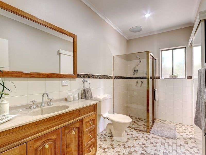 1 Summer Hill Drive, Crafers SA 5152