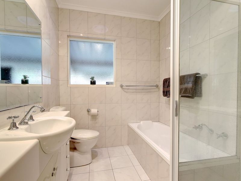 11 Wright Road, Crafers SA 5152