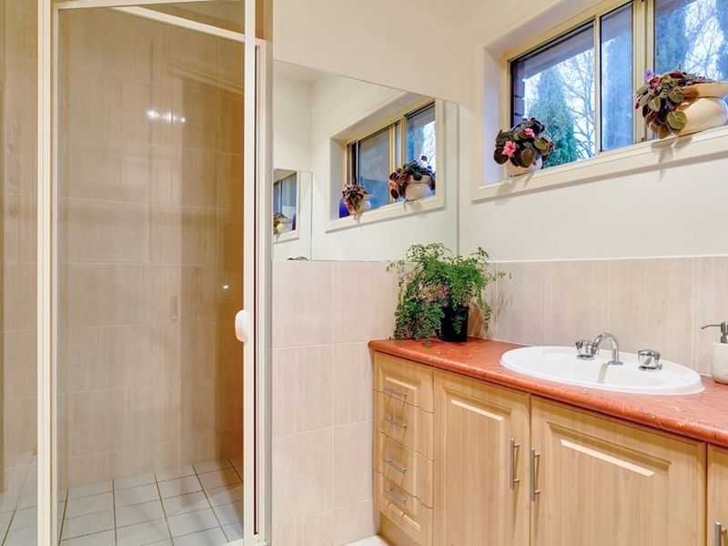 11 Hawthorn Road, Mount Barker SA 5251