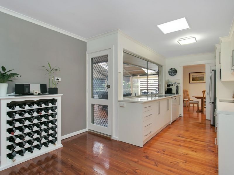 4 Valley Side Drive, Crafers SA 5152