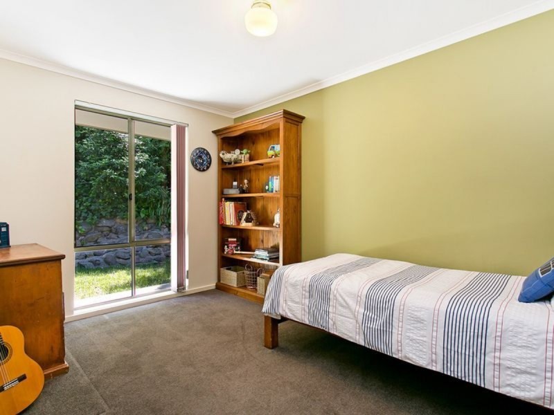 11 Renown Avenue, Crafers West SA 5152