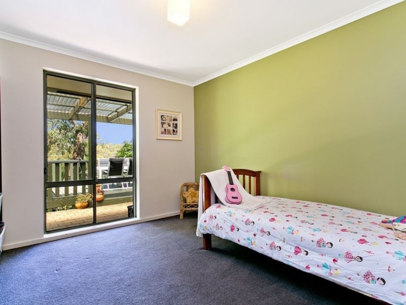 11 Renown Avenue, Crafers West SA 5152