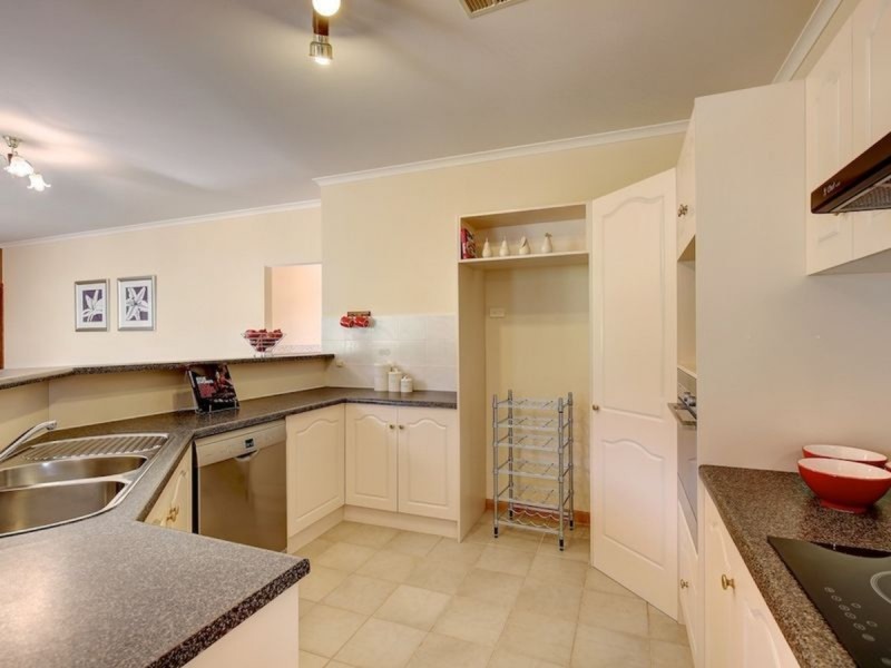 11 Corella Avenue, Chandlers Hill SA 5159