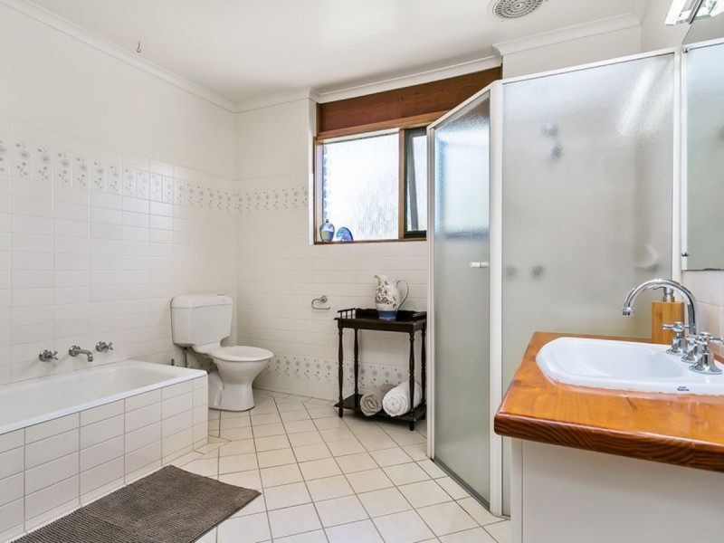 49 Badenoch Road, Carey Gully SA 5144