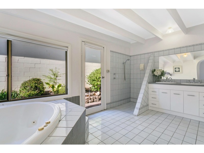 5 Elborough Avenue, Uraidla SA 5142