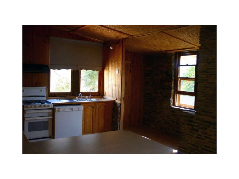 28 Marchant Road, Strathalbyn SA 5255