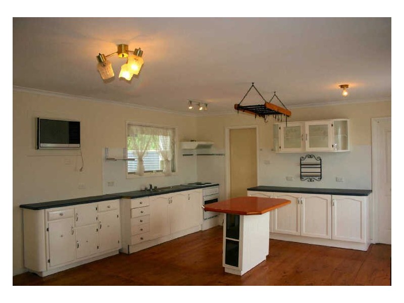 21 Marroo Street, Milang SA 5256