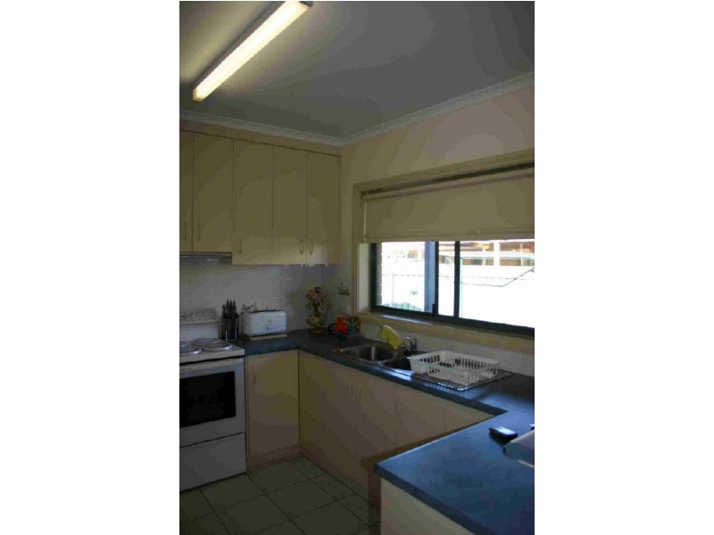 13 Edinburgh Grove, Strathalbyn SA 5255