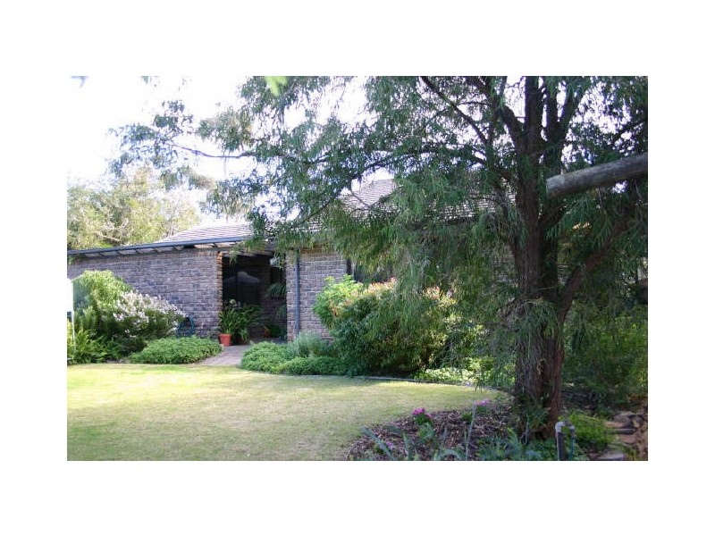 35 Marchant Road, Strathalbyn SA 5255