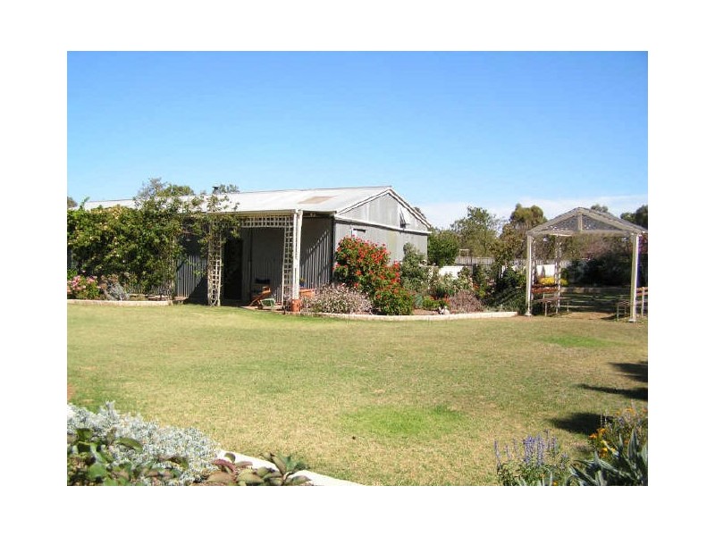 11 Ashbourne Road, Strathalbyn SA 5255