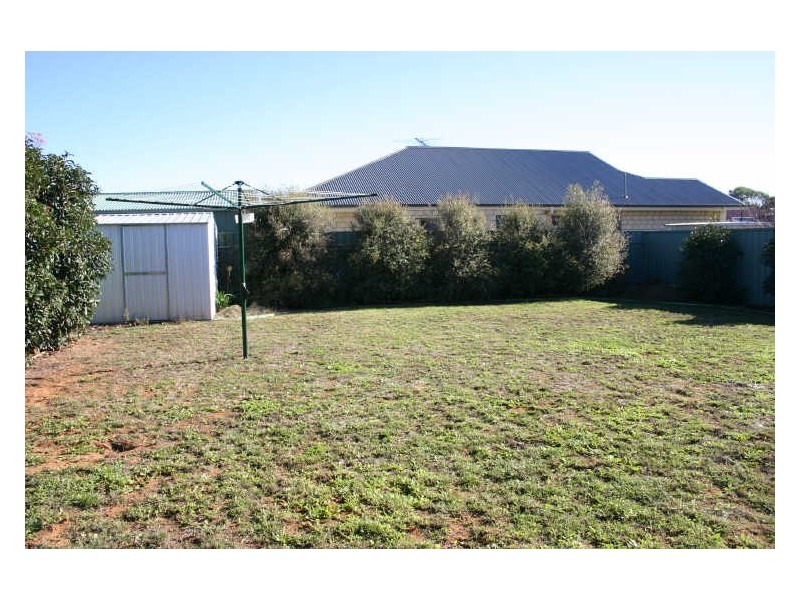 8 Strathmont Drive, Strathalbyn SA 5255