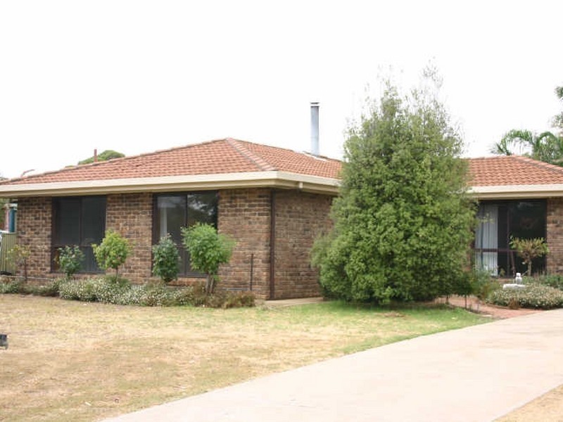 30 Berrysmith Drive, Strathalbyn SA 5255