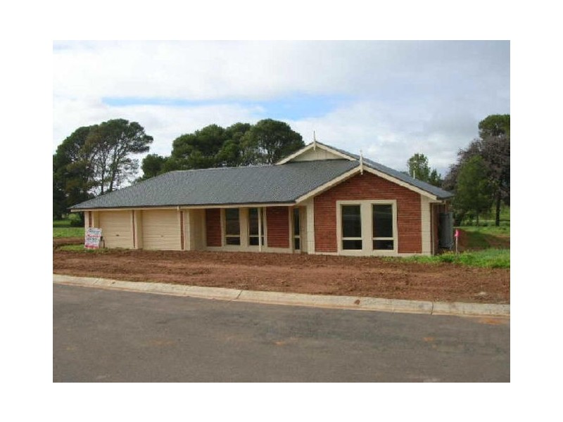 33 Bateman Street, Strathalbyn SA 5255
