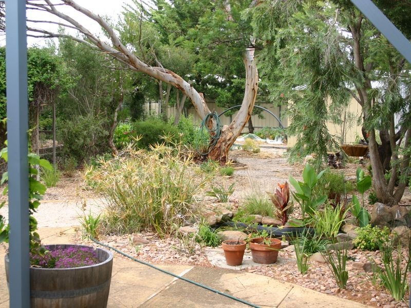 20 Weeroona Drive, Milang SA 5256