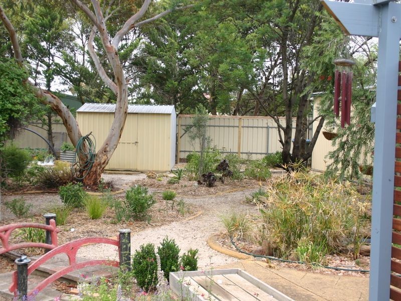 20 Weeroona Drive, Milang SA 5256