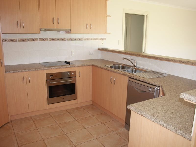 17 Strathmont Drive, Strathalbyn SA 5255