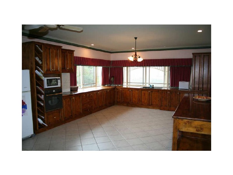 30 GOLLAN AVENUE, Strathalbyn SA 5255