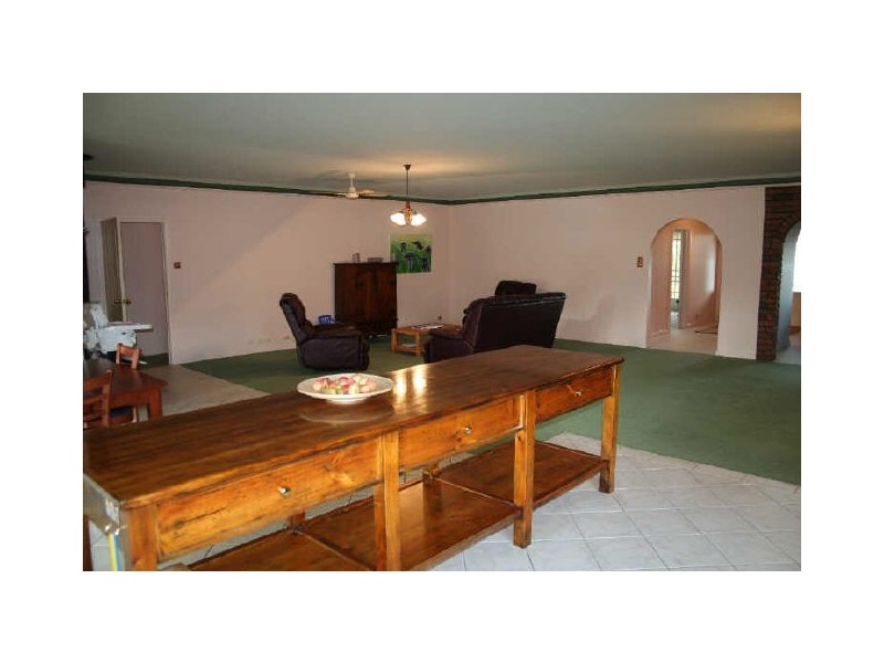 30 GOLLAN AVENUE, Strathalbyn SA 5255