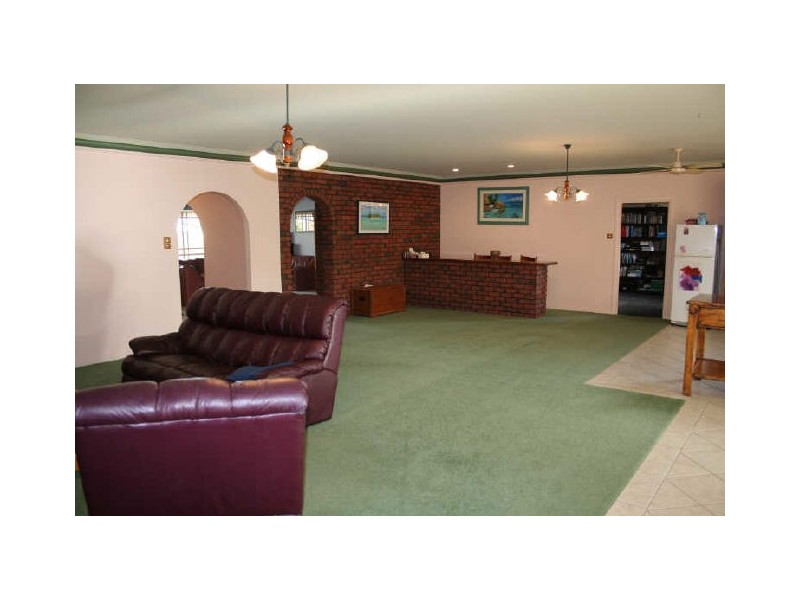 30 GOLLAN AVENUE, Strathalbyn SA 5255