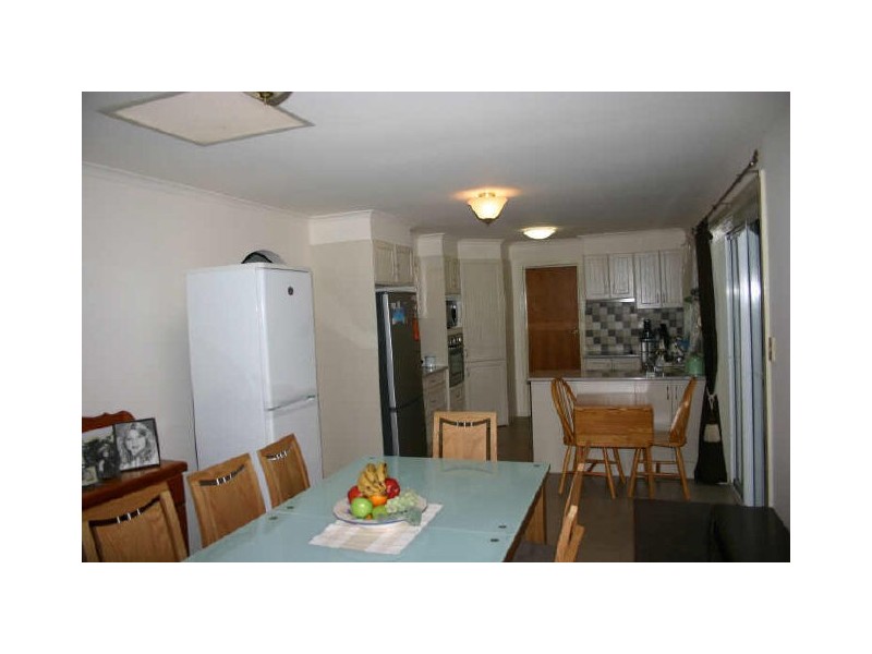 24 PARKER AVENUE, Strathalbyn SA 5255