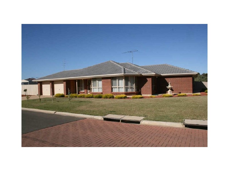 2 MONTROSE AVENUE, Strathalbyn SA 5255
