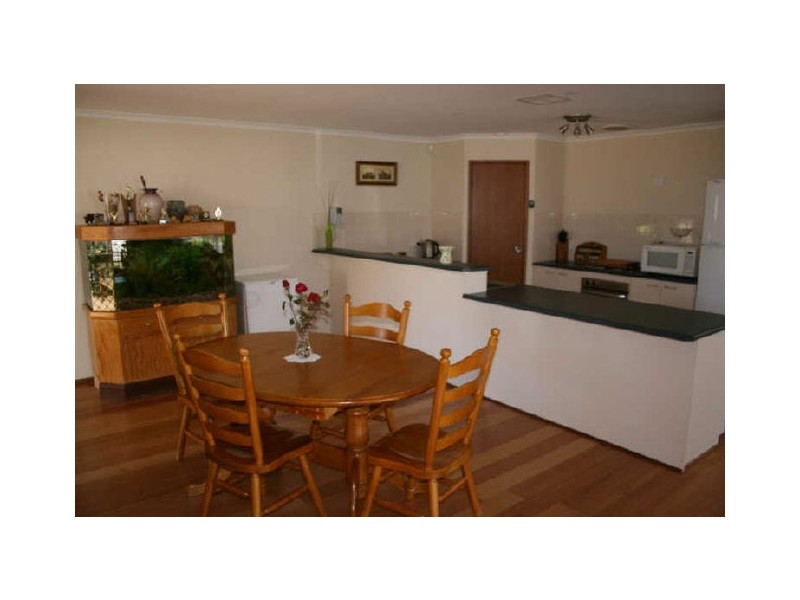 2 MONTROSE AVENUE, Strathalbyn SA 5255