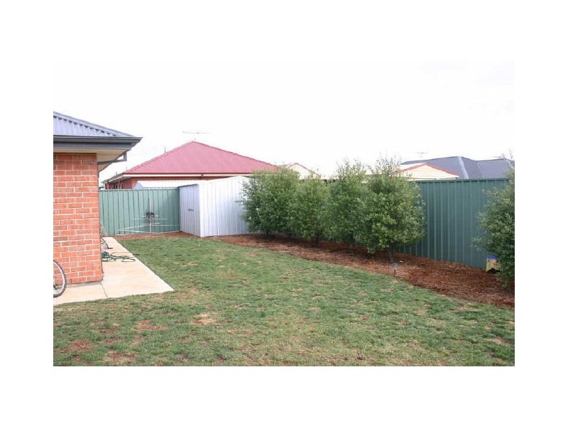 26 Strathmont Drive, Strathalbyn SA 5255