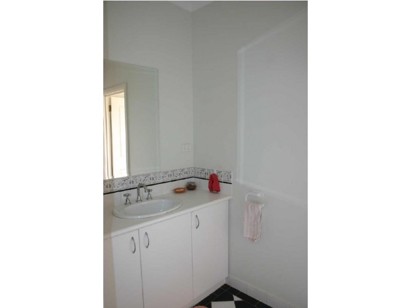 10 STIRLING ROAD, Strathalbyn SA 5255