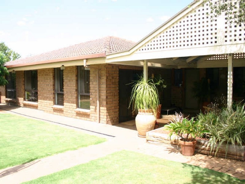 64 Marchant Road, Strathalbyn SA 5255