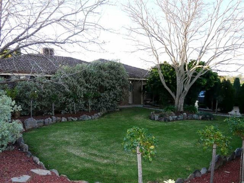 64 Marchant Road, Strathalbyn SA 5255