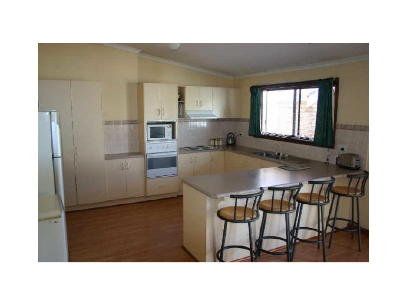 2 Sandergrove Road, Strathalbyn SA 5255