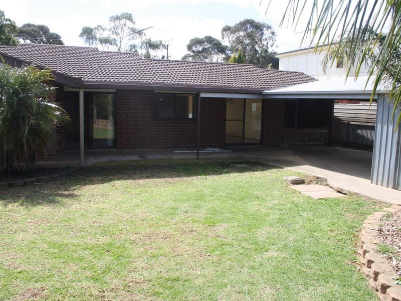 8 Fairfield Drive, Strathalbyn SA 5255