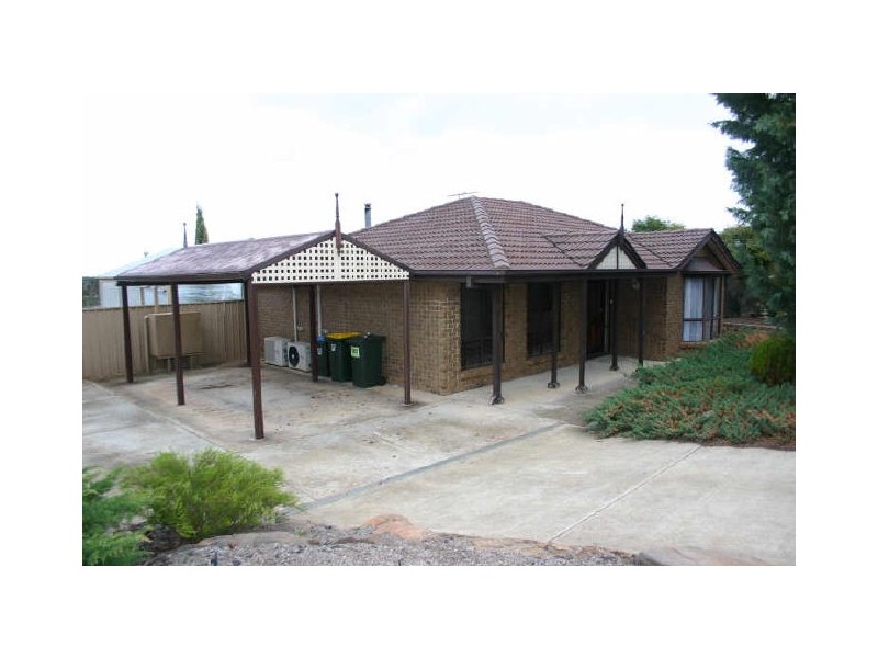 13 GOLLAN AVENUE, Strathalbyn SA 5255