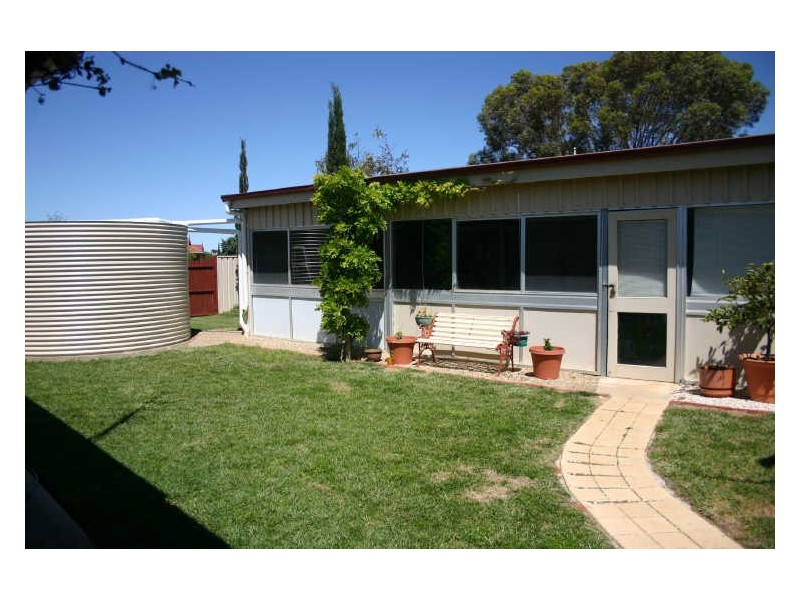 16 Garwood Avenue, Strathalbyn SA 5255