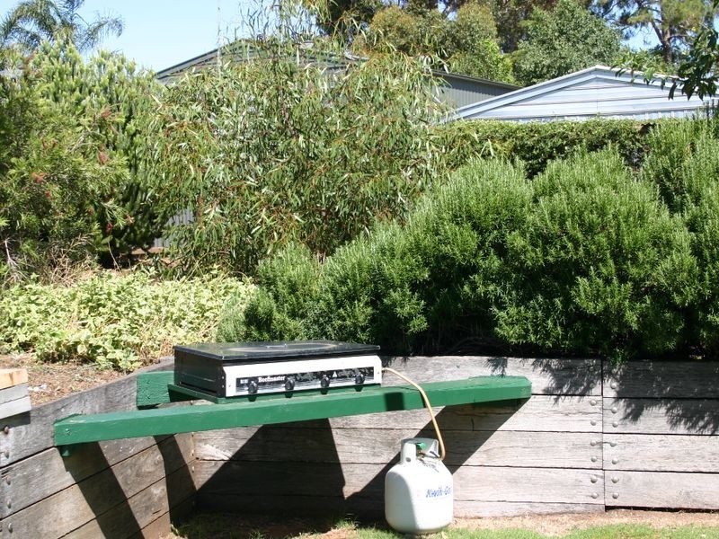 27 Adelaide Road, Strathalbyn SA 5255