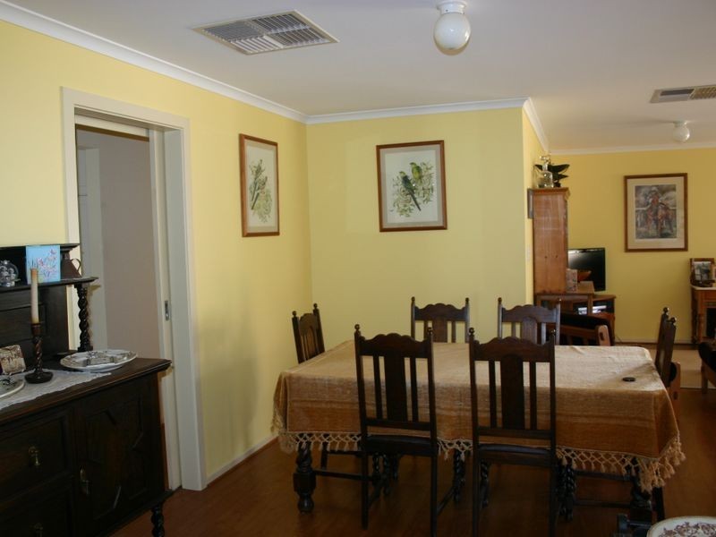 12 Montrose Avenue, Strathalbyn SA 5255