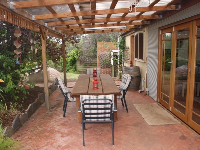 2 Stones Lane, Strathalbyn SA 5255