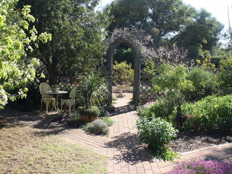 5 Burkett Drive, Strathalbyn SA 5255