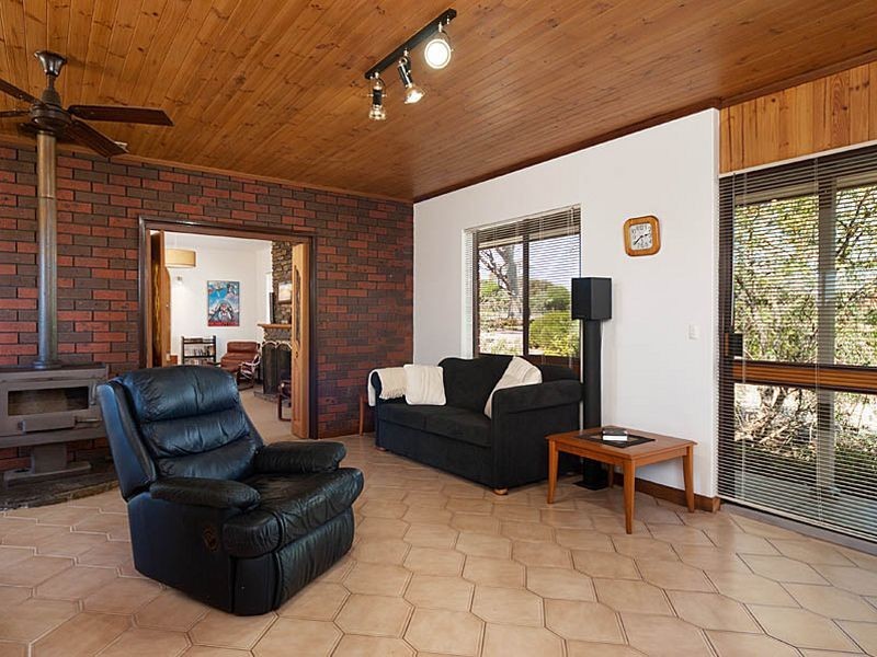 9 Avenue Road, Strathalbyn SA 5255