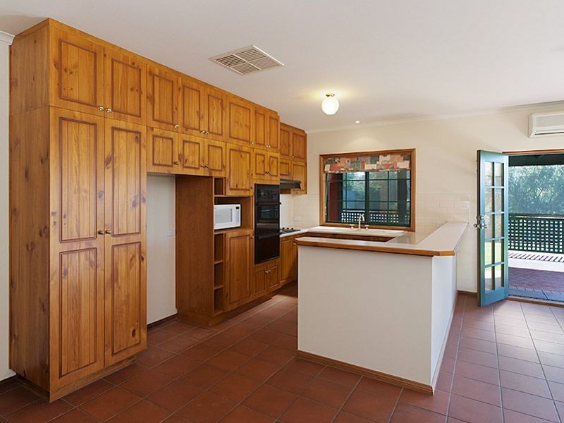 17 Gollan Ave, Strathalbyn SA 5255