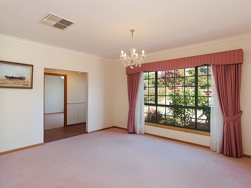 17 Gollan Ave, Strathalbyn SA 5255