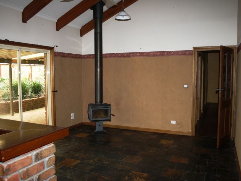 6 Burkett Drive, Strathalbyn SA 5255