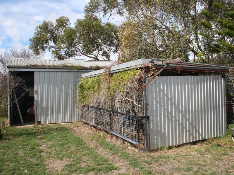 2 Weeroona Drive, Milang SA 5256